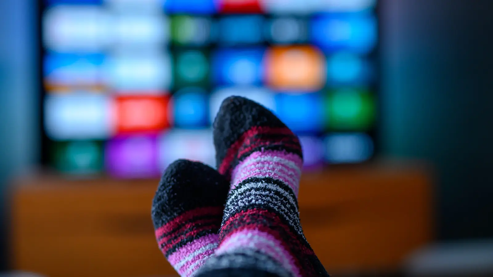 Televizoarele inteligente îți monitorizează în secret obiceiurile de vizionare pentru publicitate